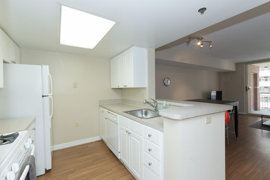 Pentagon City Luxury Apartment アーリントン エクステリア 写真