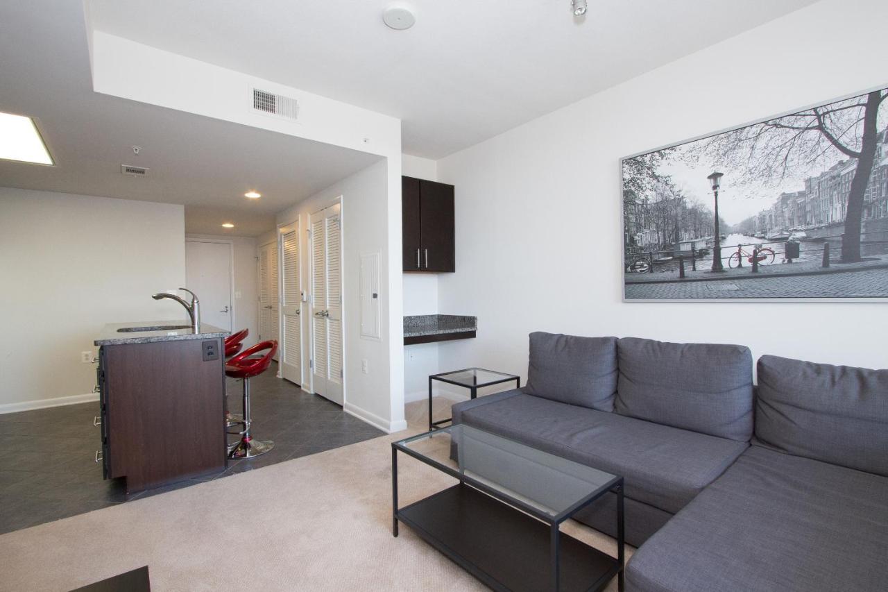 Pentagon City Luxury Apartment アーリントン エクステリア 写真