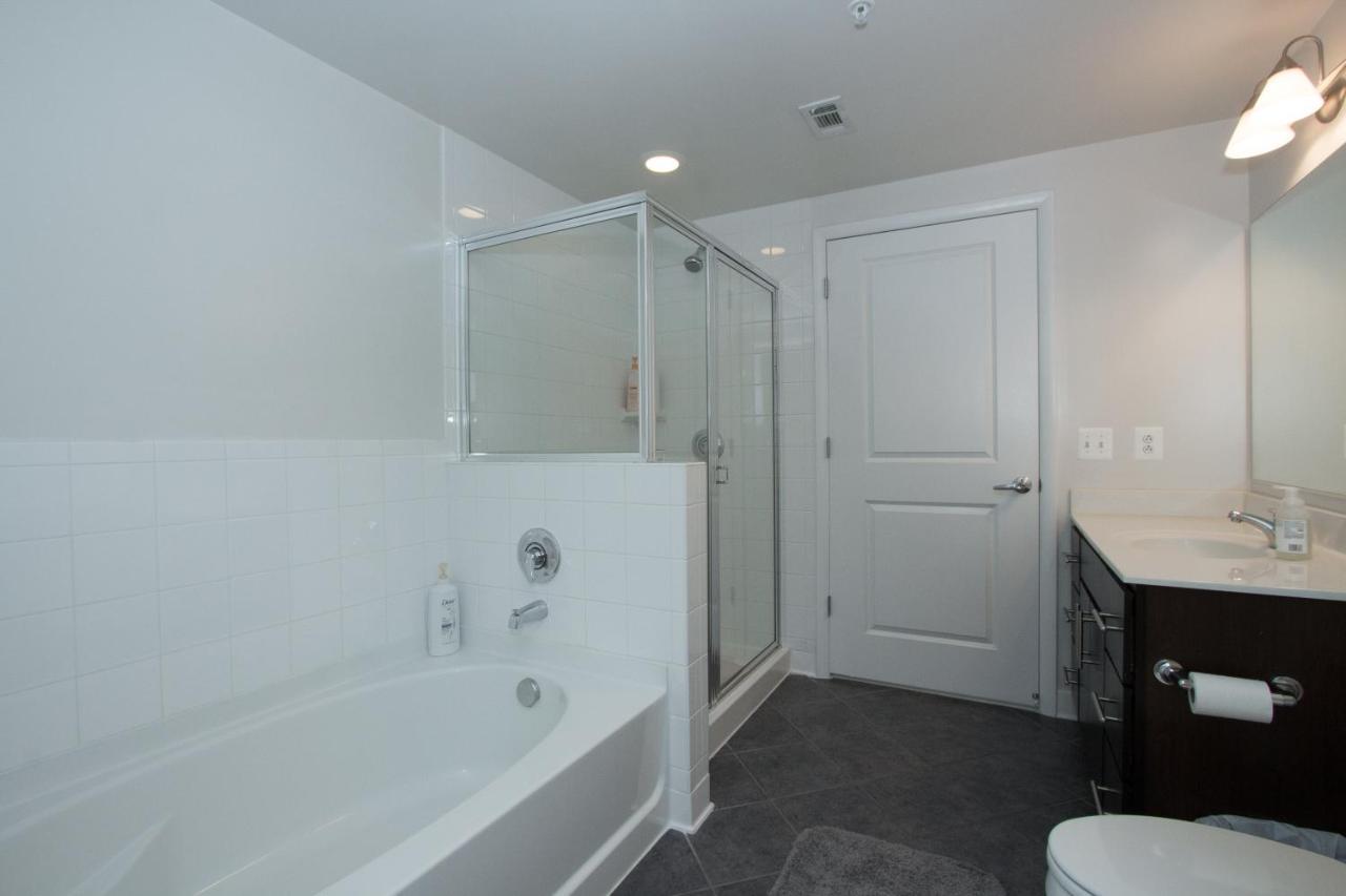 Pentagon City Luxury Apartment アーリントン エクステリア 写真