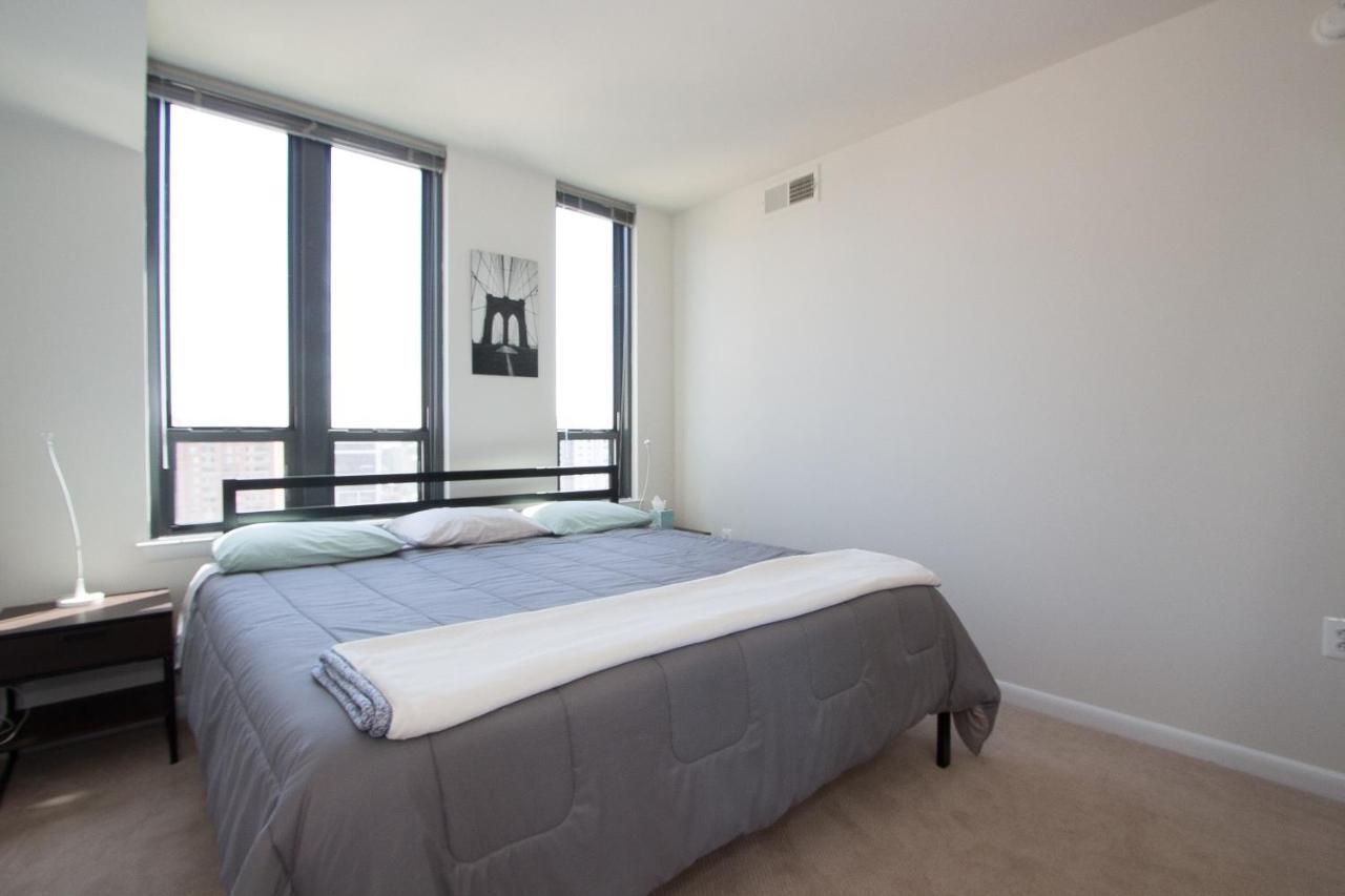 Pentagon City Luxury Apartment アーリントン エクステリア 写真
